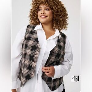 Torrid Black and Cream Plaid Vest Size 3 NWT